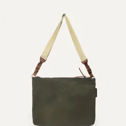 Baskia Messenger Bag