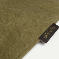 Baskia Messenger Bag
