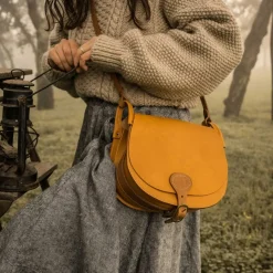 Diane L Gibecière bag