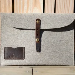 Misha 15” Laptop sleeve