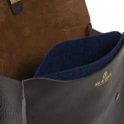 Puncho leather backpack